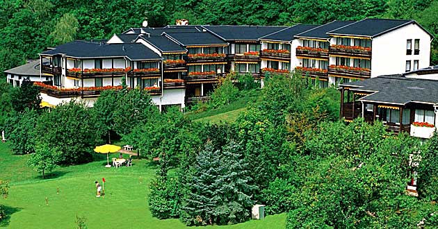 Urlaub ber Ostern in Bad Sobernheim Nahe. Oster-Kurzurlaub in einem groen Park am Hotel.