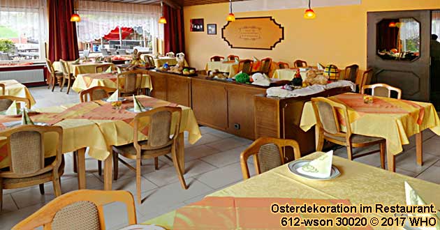 Osterdekoration im Restaurant. Urlaub ber Ostern Hotel im Taunus. Oster-Kurzurlaub im Hochtaunuskreis.
