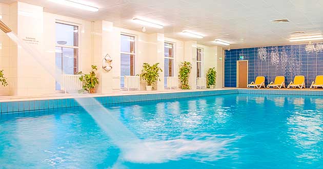 Hotelhallenbad Indoor-Swimmingpool Erzgebirge, Altenberg, Osterreisen.de