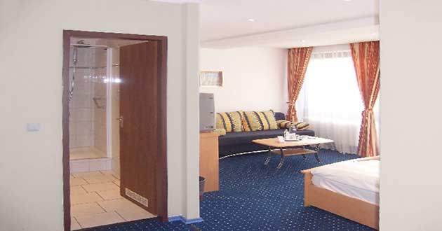 Urlaub ber Ostern am Mittelrhein, Osterurlaub direkt am Rheinufer in Boppard am Rhein im Tal der Loreley