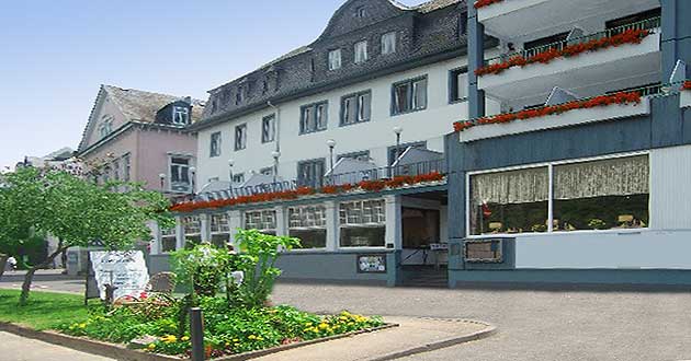 Urlaub ber Ostern am Mittelrhein, Osterurlaub direkt am Rheinufer in Boppard am Rhein im Tal der Loreley