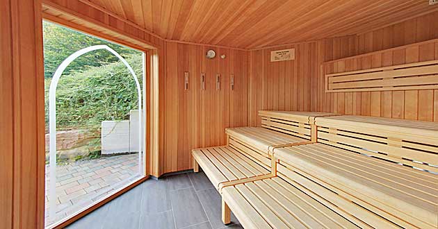 Sauna Urlaub ber Ostern Hotel im Rheingau Kurzurlaub in den Osterferien im Waldhotel zwischen Geisenheim am Rhein, Rdesheim, Schloss Johannisberg, Eberbach und Wiesbaden in Hessen.