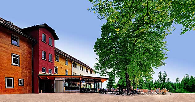 Urlaub ber Ostern im Schwarzwald. Oster-Kurzurlaub bei Bad Peterstal-Griesbach im Naturpark Schwarzwald Mitte/Nord, ca. 1 km von der Schwarzwaldhochstrae.